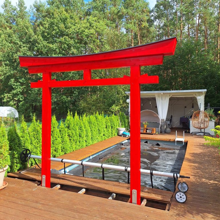Individuell gefertigte Myōjin Torii aus Holz – traditionell, hochwertig und mit Liebe zum Detail gebaut.