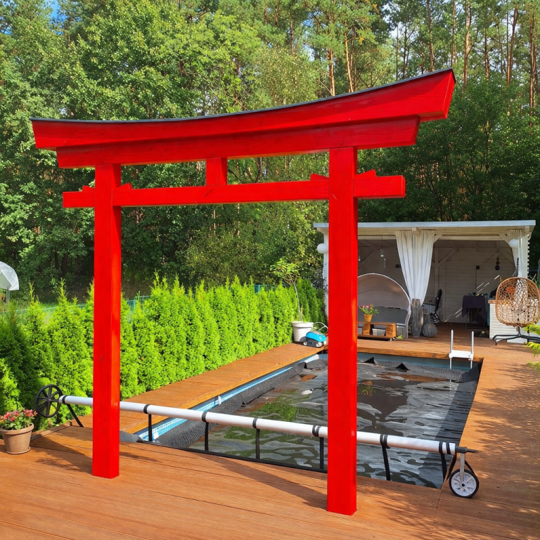 Maßgefertigtes Torii – Traditionelles Design, persönliches Detail Handgefertigt vom Zimmerermeister Torii, das Tradition und Haltbarkeit verbindet. Ohne Massenproduktion, daher einzigartig. Jetzt kaufen